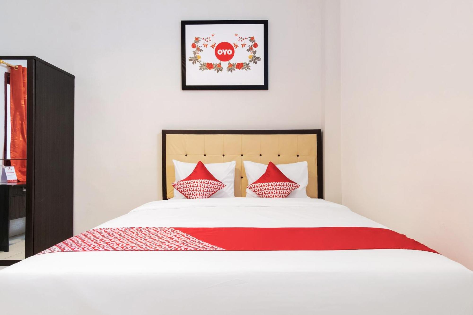 Oyo 622 Bakti Homestay Медан Екстериор снимка