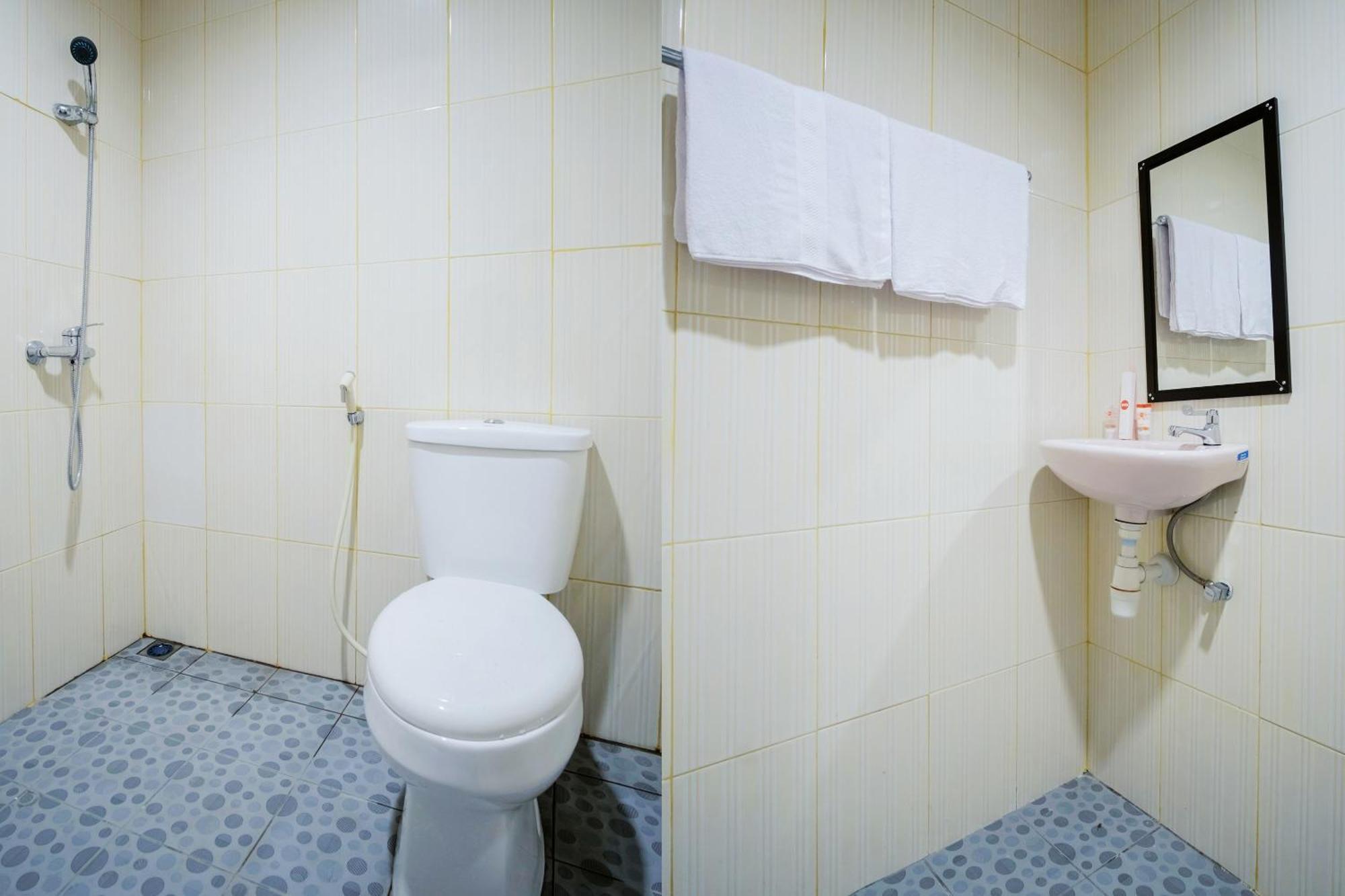Oyo 622 Bakti Homestay Медан Екстериор снимка